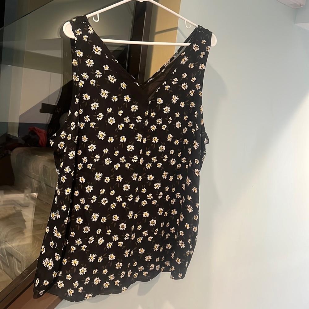 Maurice’s tank top